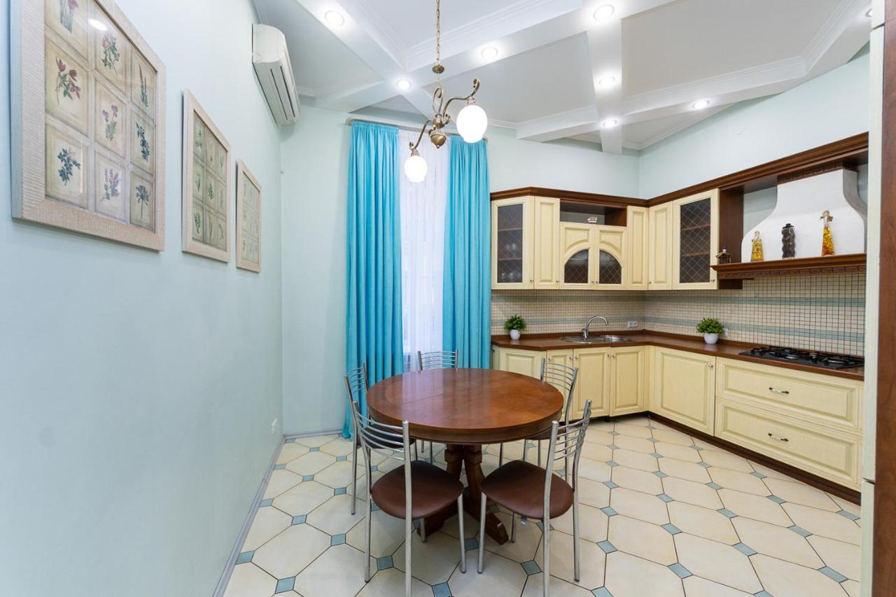 Apartament On Independence Square 키예프 외부 사진